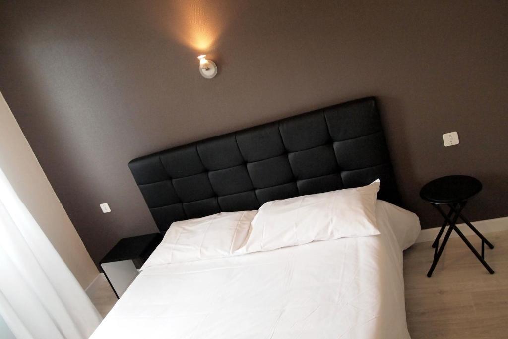 Hotel Le Rohu Séné Εξωτερικό φωτογραφία