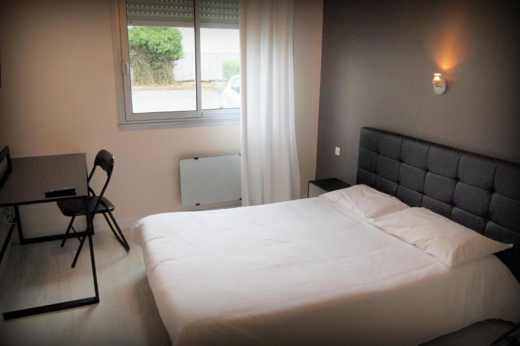 Hotel Le Rohu Séné Εξωτερικό φωτογραφία