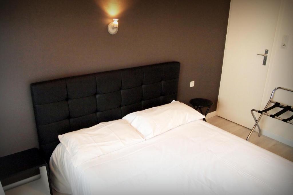 Hotel Le Rohu Séné Εξωτερικό φωτογραφία